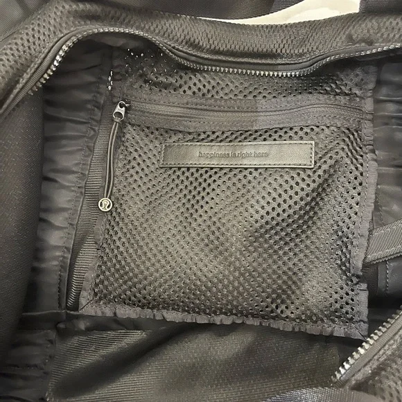 🍋Black Lululemon Tote/gym Bag - Picture 4 of 11